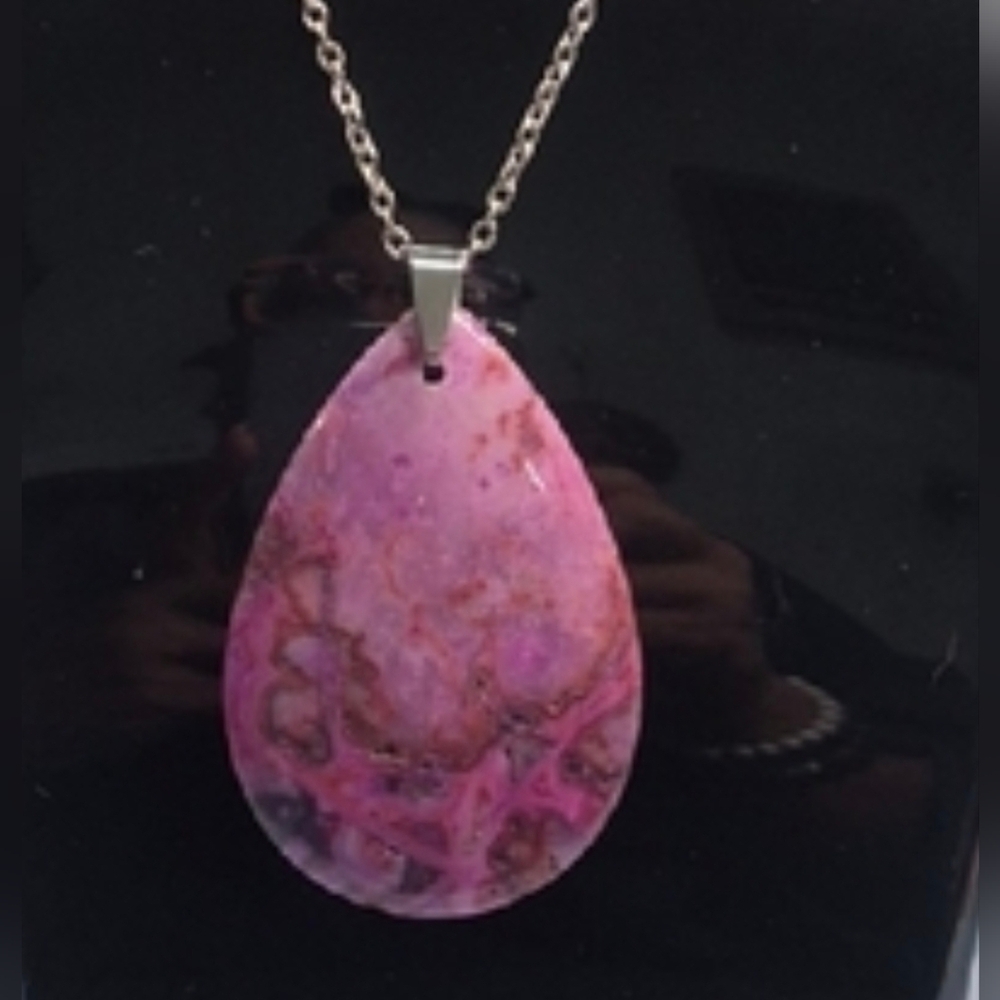 🚨Pink Crazy Lace Agate Necklace (Natural Polished Stone)